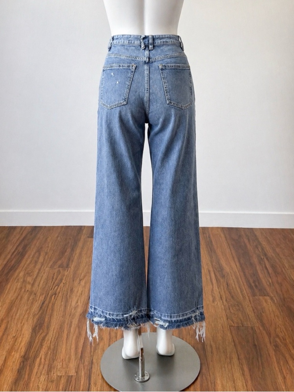 We The Free Distressed Wide-Leg Cropped frayed hem Jeans size 29 - Picture 2 of 7